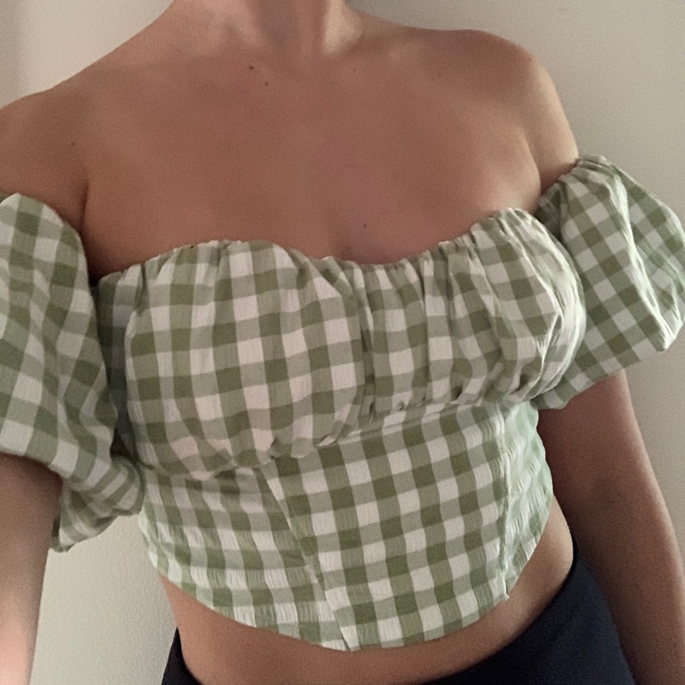NEW Top